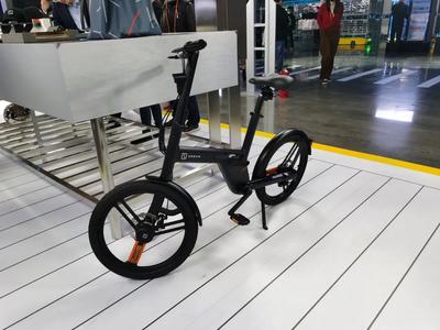 这价格就离谱!它得干翻多少对手?